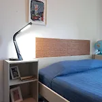 아파트 For 8, With Game & Office