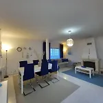 아파트 For 8, With Game & Office