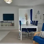 아파트 For 8, With Game & Office