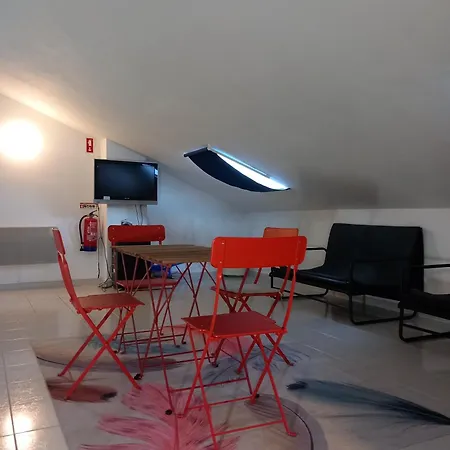 For 8, With Game & Office Appartement