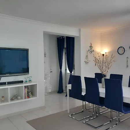 For 8, With Game & Office דירה